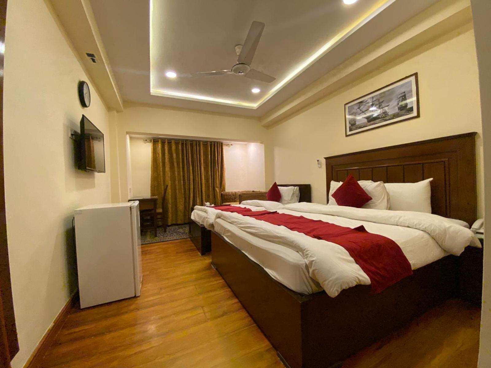 Diplomat Hotel Islamabad Exterior photo
