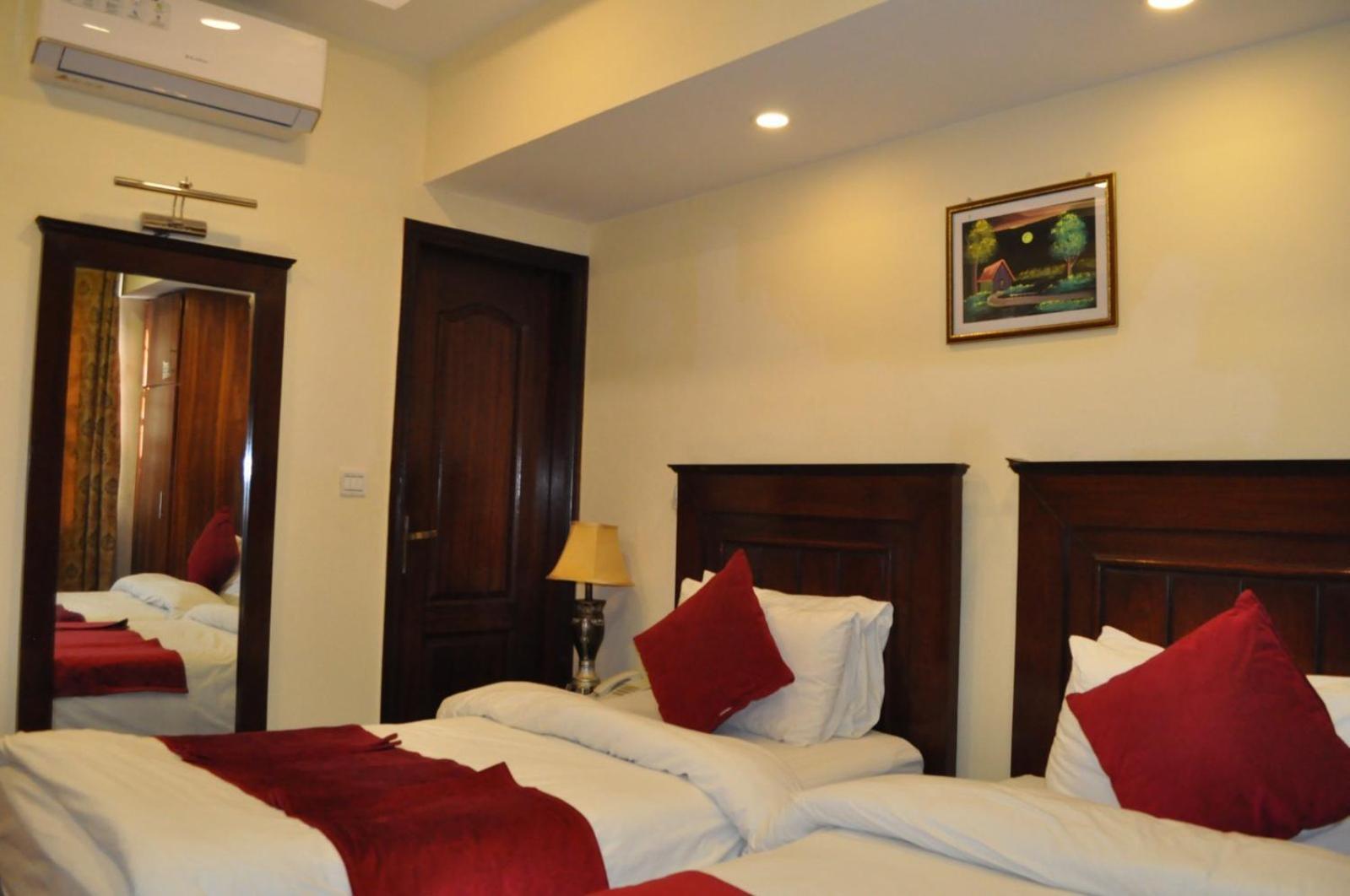 Diplomat Hotel Islamabad Exterior photo
